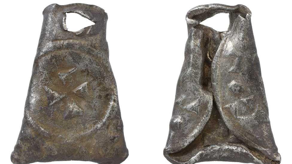 Angleterre - Le penny d'Edmond le Martyr découvert à Congham aurait été porté par un Viking converti au christianisme - Photo: Conseil du comté de Norfolk
