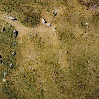 Danemark - Deux nouvelles tombes naviformes découvertes au cours d'une étude sur les Kalvestene de l'île de Hjarnø - Photo: Université Flinders