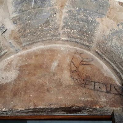 Danemark - Une pierre runique découverte sous le porche d'une église sur l'île de Bornholm - Photo: Sverige Radio