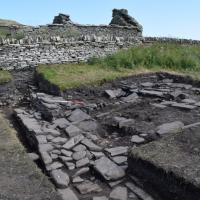 Les orcades - Les murs de pierre de la halle viking de Skaill mis au jour sur l'île de Rousay - Photo: Institut d’Archéologie UHI 